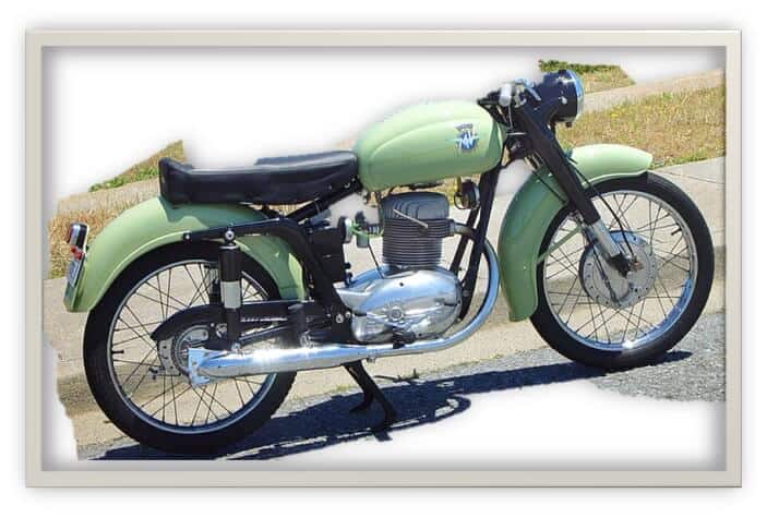 1954-MV-Agusta-175-CSTL -The-Boom-of-the-1950s-agv-sport