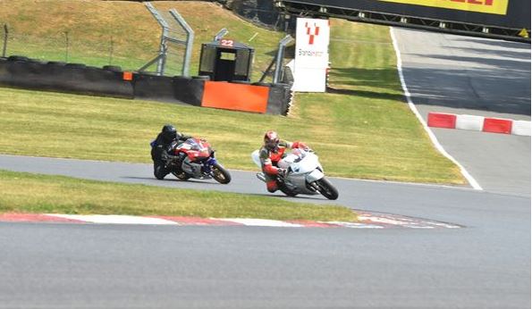 24 of the Top US and World Motorcycle Road Race Tracks Brands-Hatch-Fawkham-Great-Britain-agv-sport-1