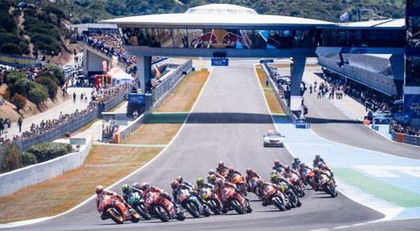 24 of the Top US and World Motorcycle Road Race Tracks Brands-Hatch-Fawkham-Great-Britain-agv-sport-2