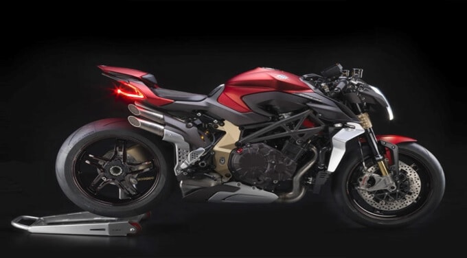 Brutale-1000-Series-Oro-Rising-from-the-ashes-1992-to-date-agv-sport-1