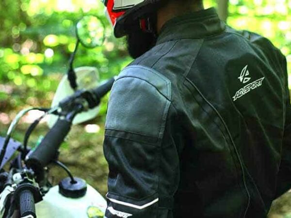 Motorcycle-Textile-Jacket-vs-Mesh-Jacket-agv-sport
