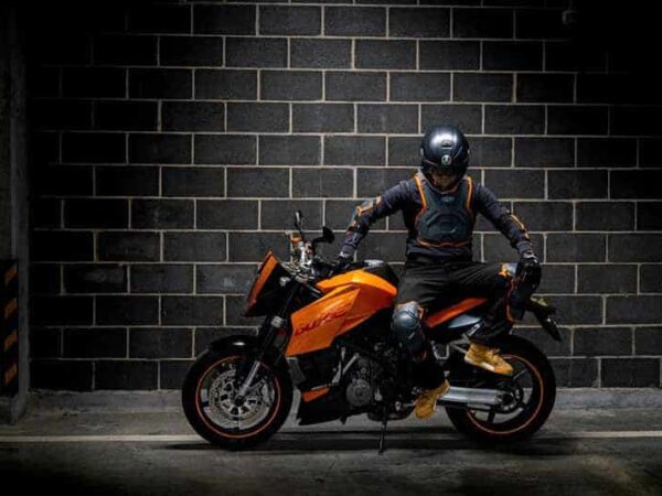 How-Does-Motorcycle-Body-Armor-Work-agvsport(1)