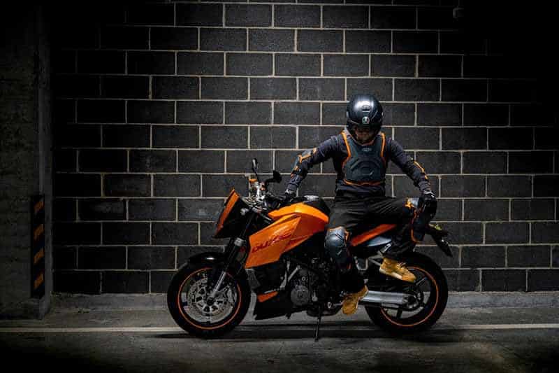How-Does-Motorcycle-Body-Armor-Work-agvsport(1)