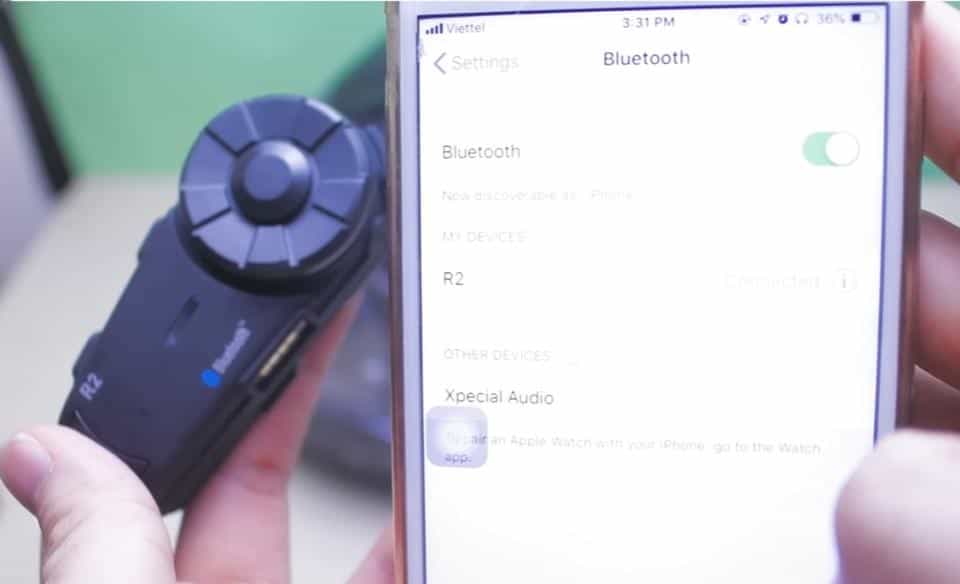 Airide R2: 4 Riders Motorcycle Bluetooth Group Intercom Headset with FM MP3, Handsfree BT Interphone, and Compatibility with Full Face Helmet