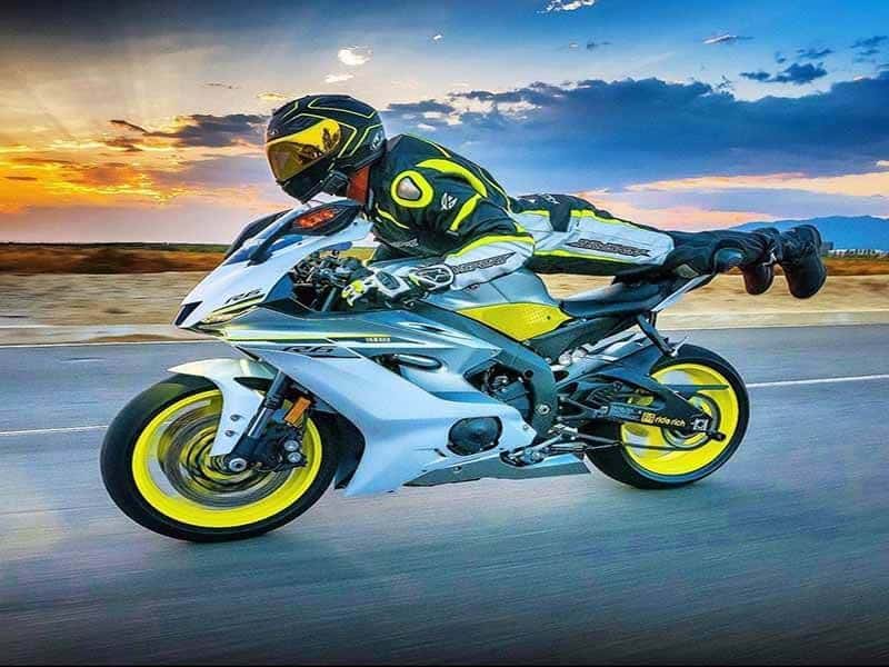 agvsport-men-custom-suit-are full face helmets uncomfortable