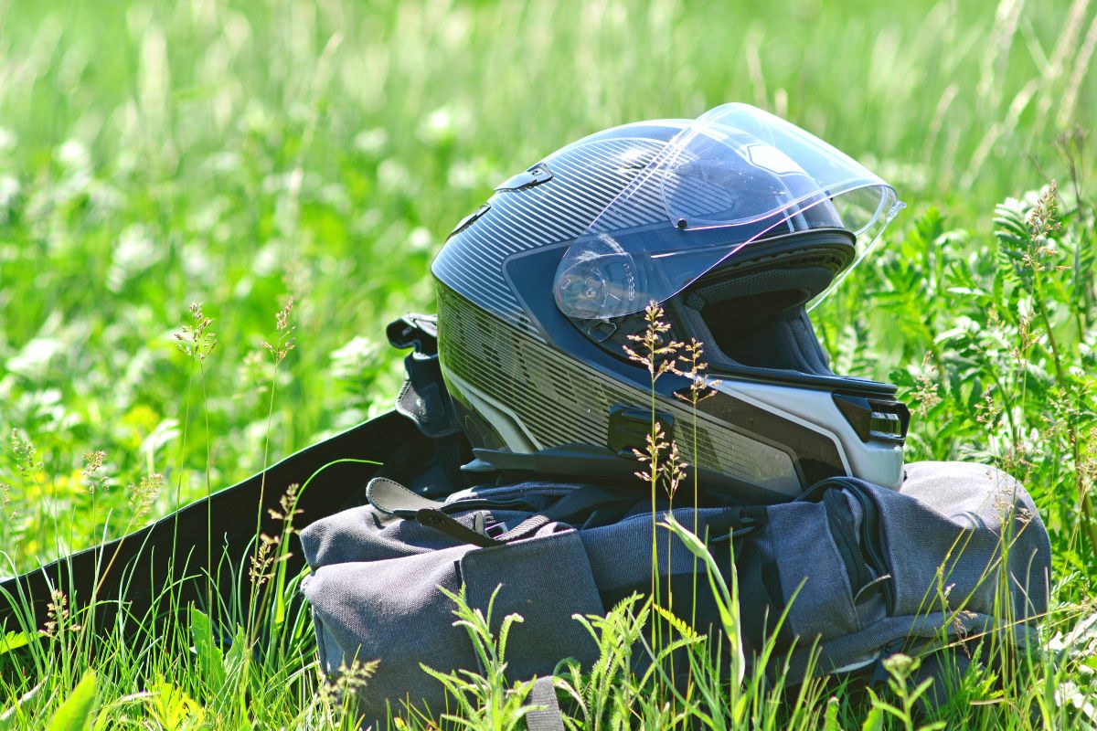 carbon fiber helmet to show why are helmets not made of metal
