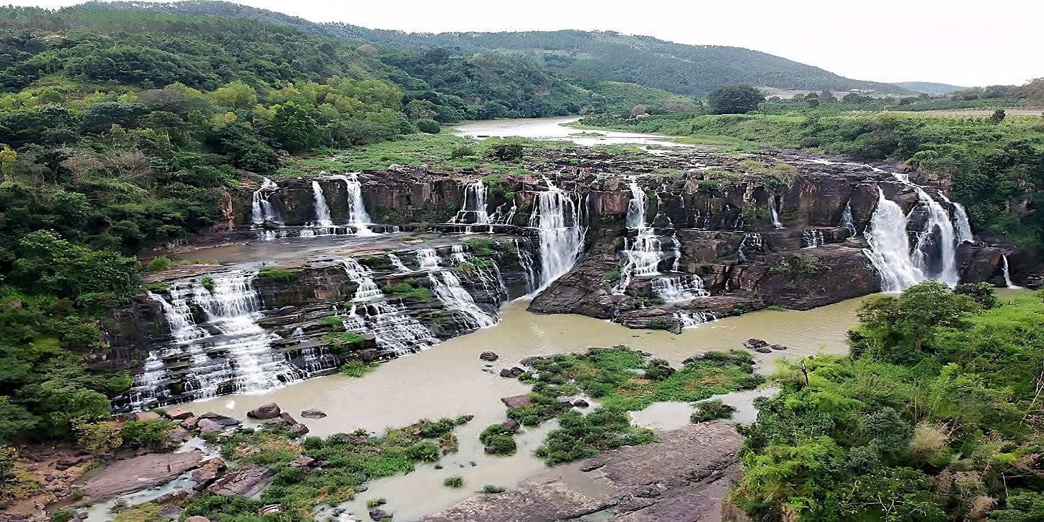 Ho Chi Minh to Hanoi: Although Hanoi and Saigon (Ho Chi Minh) cities are horrible for motorcycling with congestion and bad weather all year round, riding from Hanoi to Ho Chi Minh, or in reverse, through Vietnamese backcountry is an unforgettable adventure immersing travelers in Vietnamese cultures and history as well as breathtaking scenery. Dalat is a picturesque, quaint mountain town along the route that you can detour to for even more magnificent views.