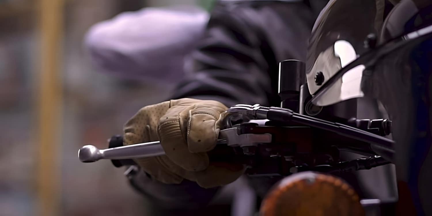 Covering the levers is critical for early and smooth braking. Reel in the lever until the engagement point where the brake light switch just clicks shut and keep it there in case you need to brake suddenly.