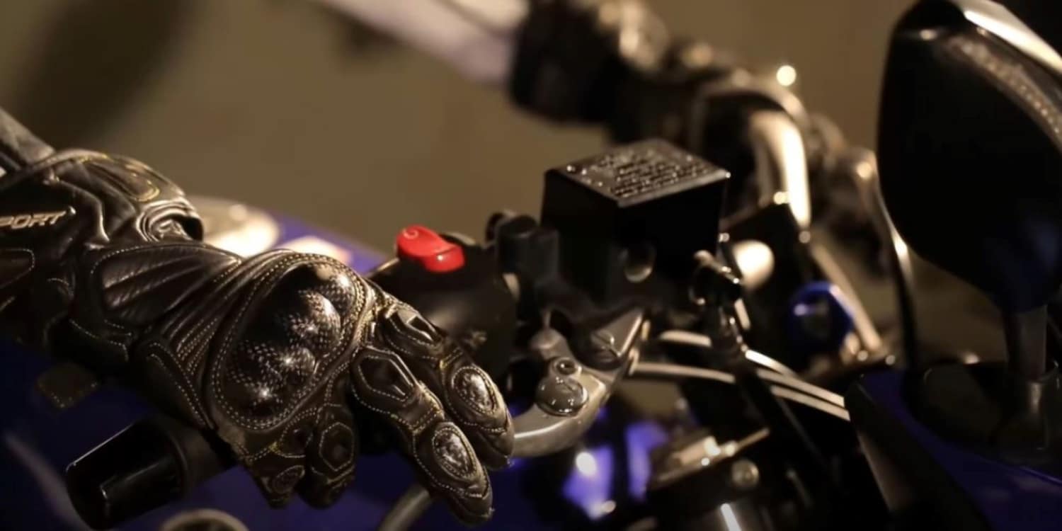 AGVSPORT Laguna rain resistant leather gloves. They don't come cheap, but the cost per mile is justifiable as long as the wife does not see the receipt. Textile gloves are practically useless and dangerous in rainy days, regardless of the weather.