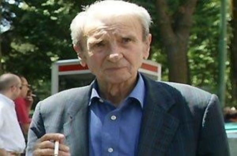 Gino was an avid smoker to the end.