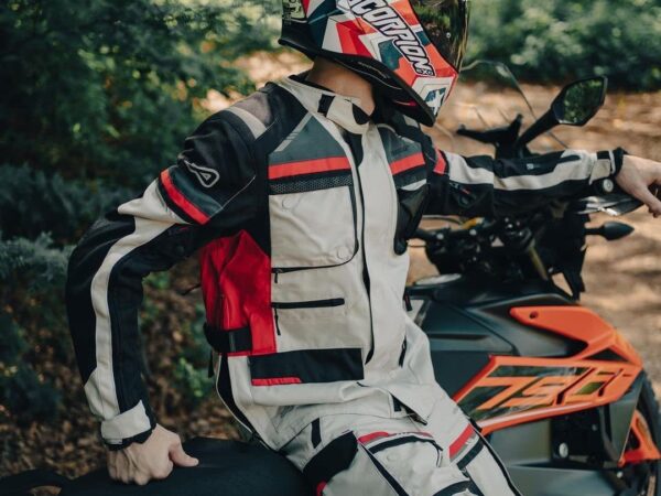 How Long Should a Motorcycle Jacket Be? 5 Tips for the Perfect Fit