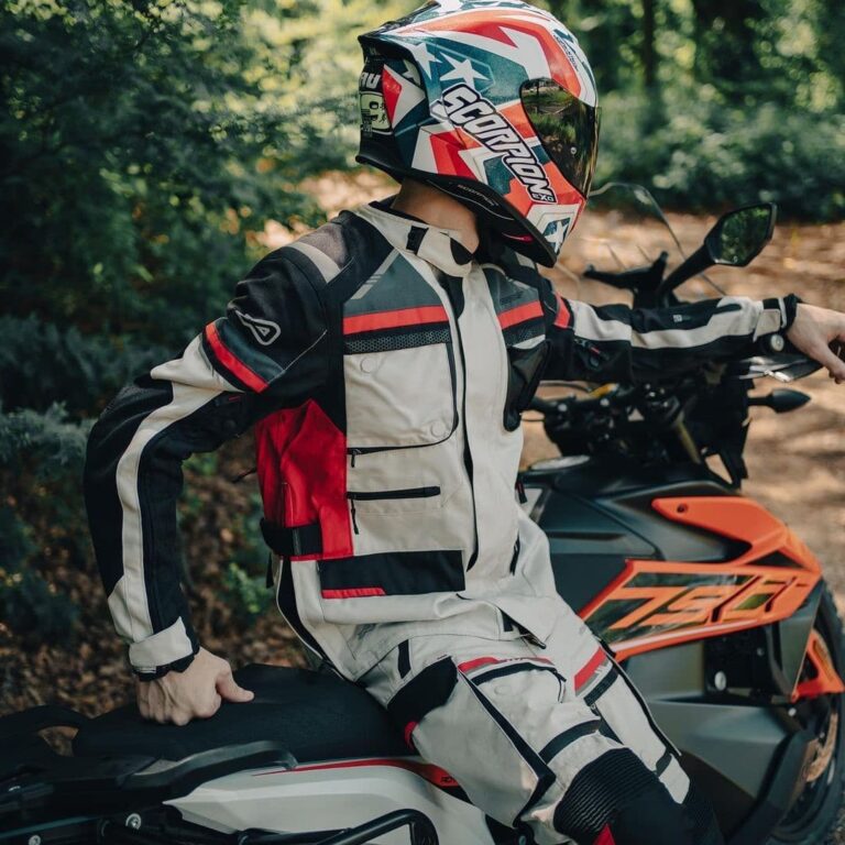 How Long Should a Motorcycle Jacket Be? 5 Tips for the Perfect Fit