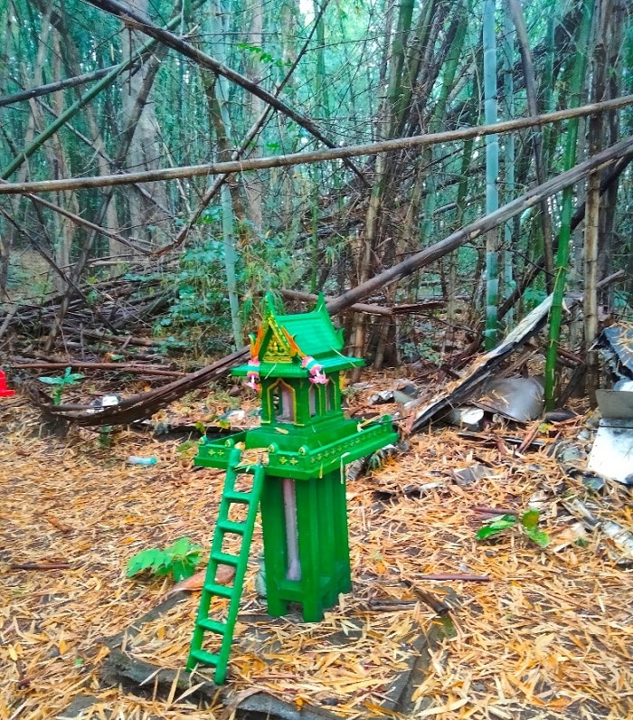 Lauda Air Memorial and Cemetery