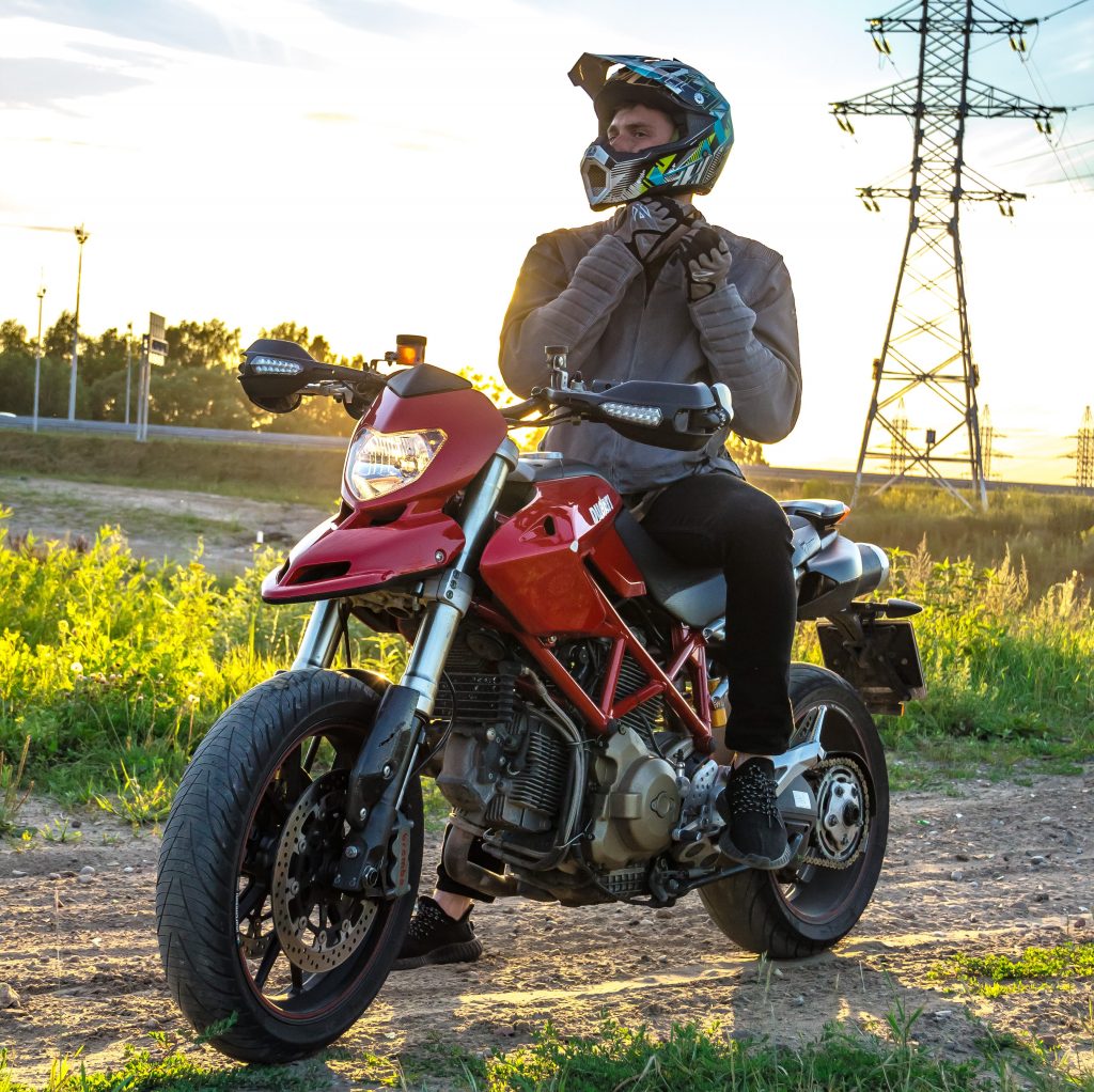 Explore 8 Main Motorcycle Tire Types for Confident Selection High-Performance 17-Inch Street Motorcycle Tire