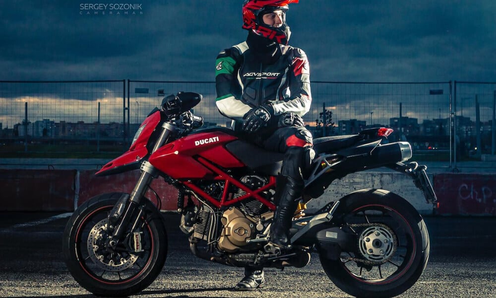 How to clean motorcycle tires