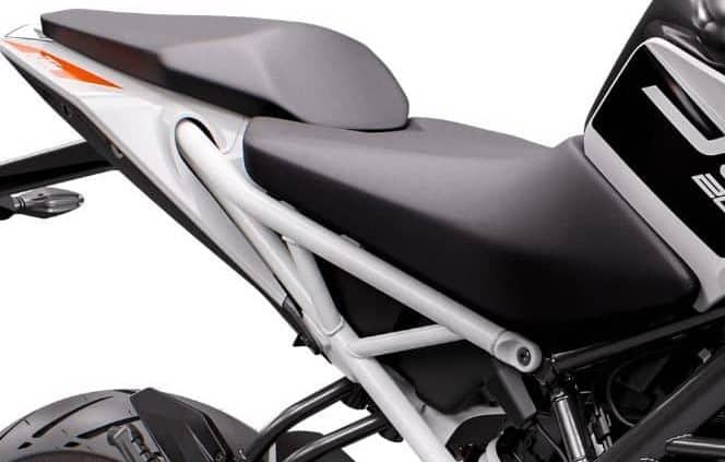 The two-part seat ensures excellent comfort and support for both rider and pillion, enhancing the sporting experience