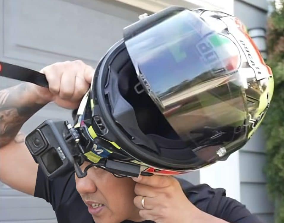 5 Simple Steps to Wear Earbuds Comfortably Under Your Motorcycle Helmet