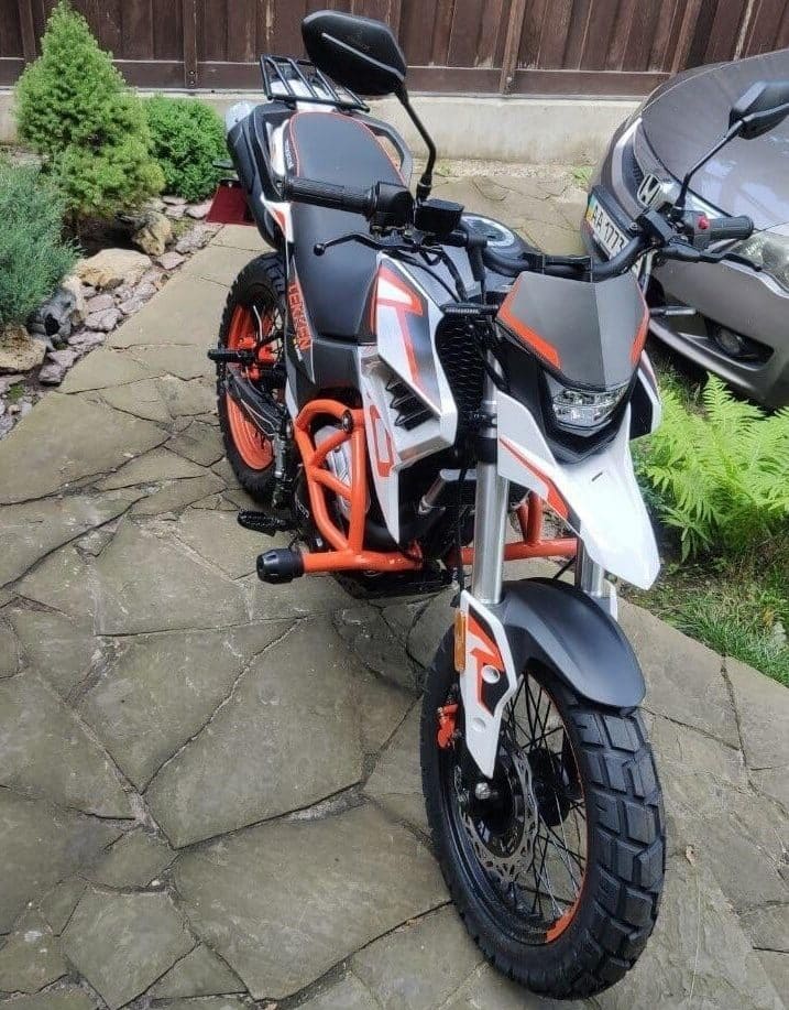 Full LED lighting with additional spotlights and indicators ensures excellent visibility