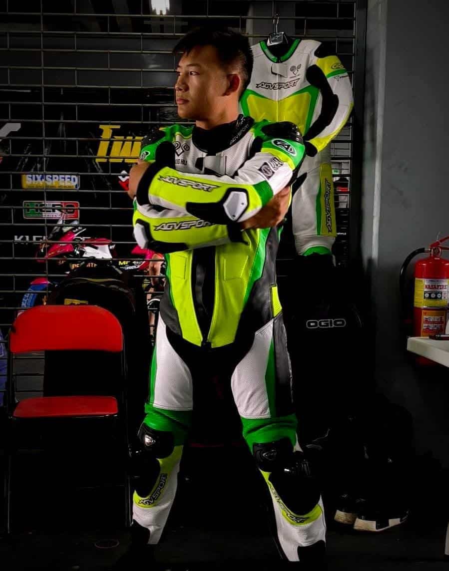 CE Motorcycle Race Suit Standards: EN 17092-1:2020 Buyers' Guide The suit meets EN 17092-1 requirements with CE Level 2 armor in all critical areas — shoulders, elbows, knees, hips, back, and chest — providing maximum impact absorption. It complies with the EN 1621 standards for limb, back, chest, and airbag protection, qualifying the suit for Class AAA certification under professional racing standards.
